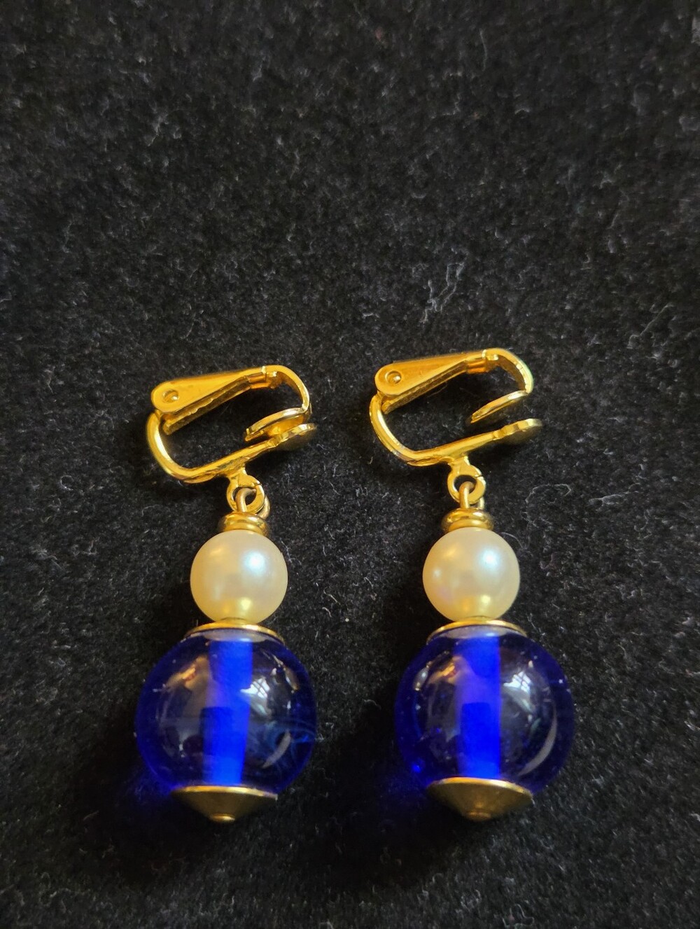 Vintage Classic Drop Earrings Clip on Blue Glass Gold Pearl